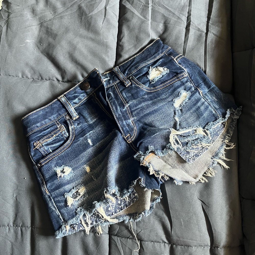 American Eagle Women’s Denim Shorts with Pattern Pocket Detail